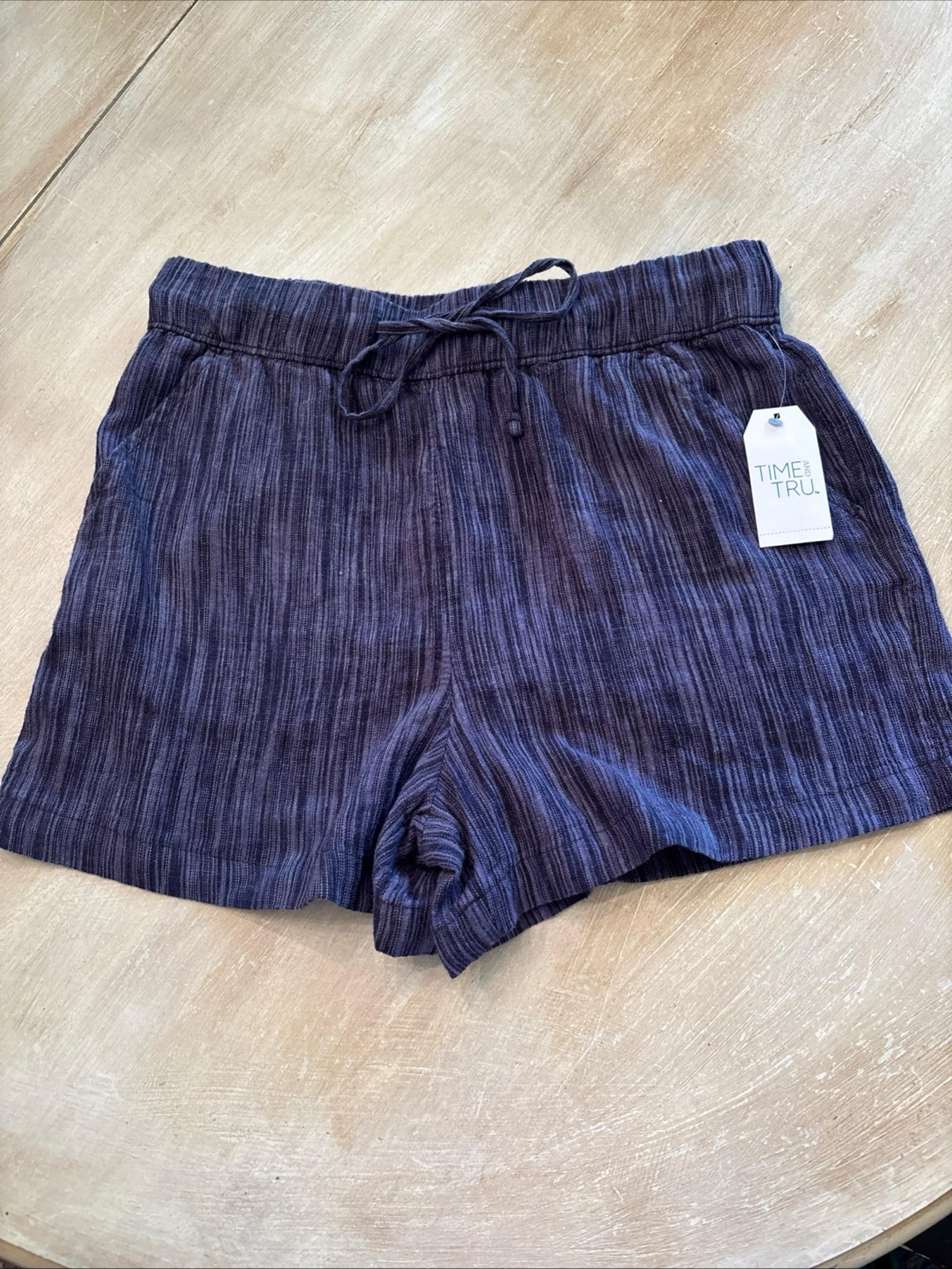 New women’s small time and tru pull on linen shorts