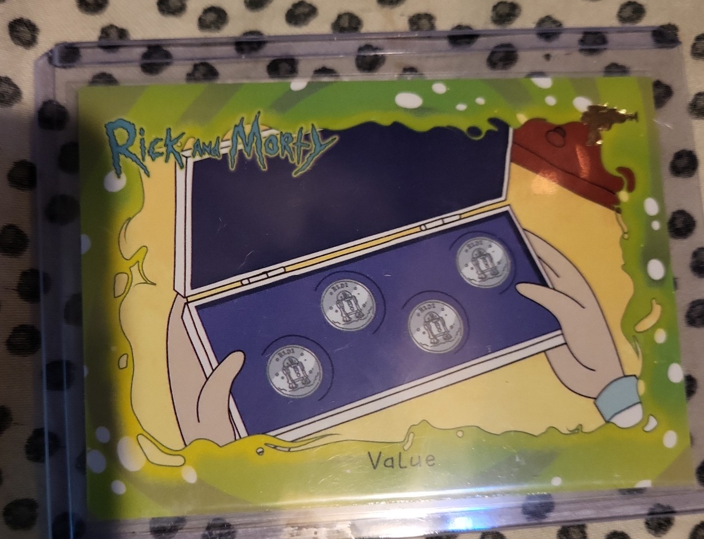 RICK AND MORTY season 1 gold ray gun
