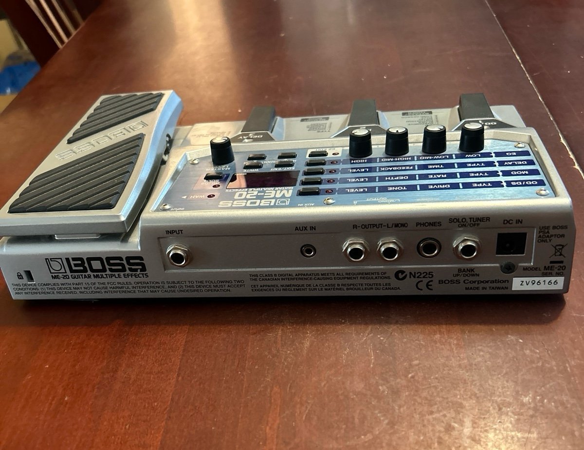 Boss Me-20 Guitar Multiple Effects Pedal