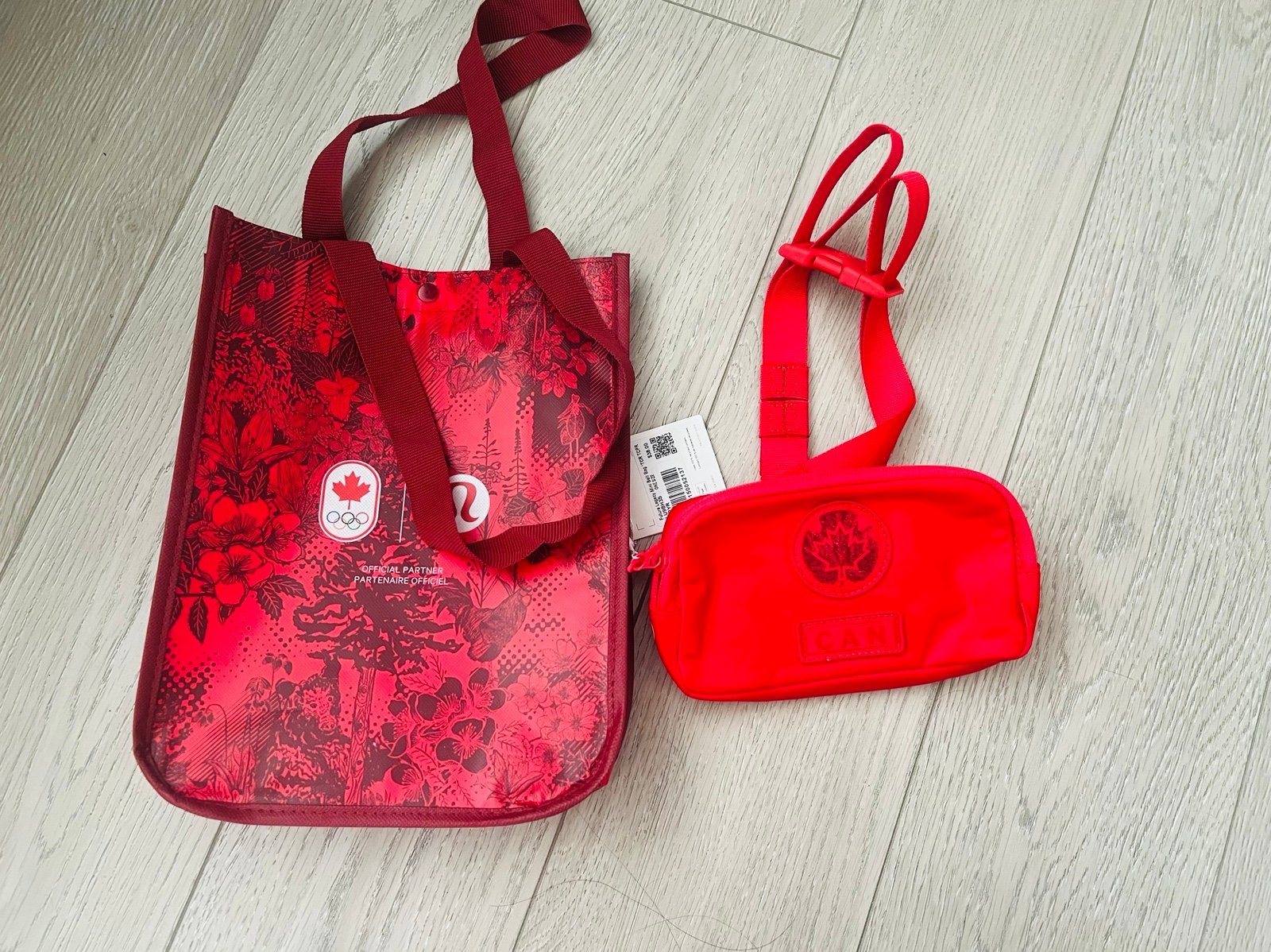 Lululemon Olympic team Canada mini belt bag and reusable toe bag