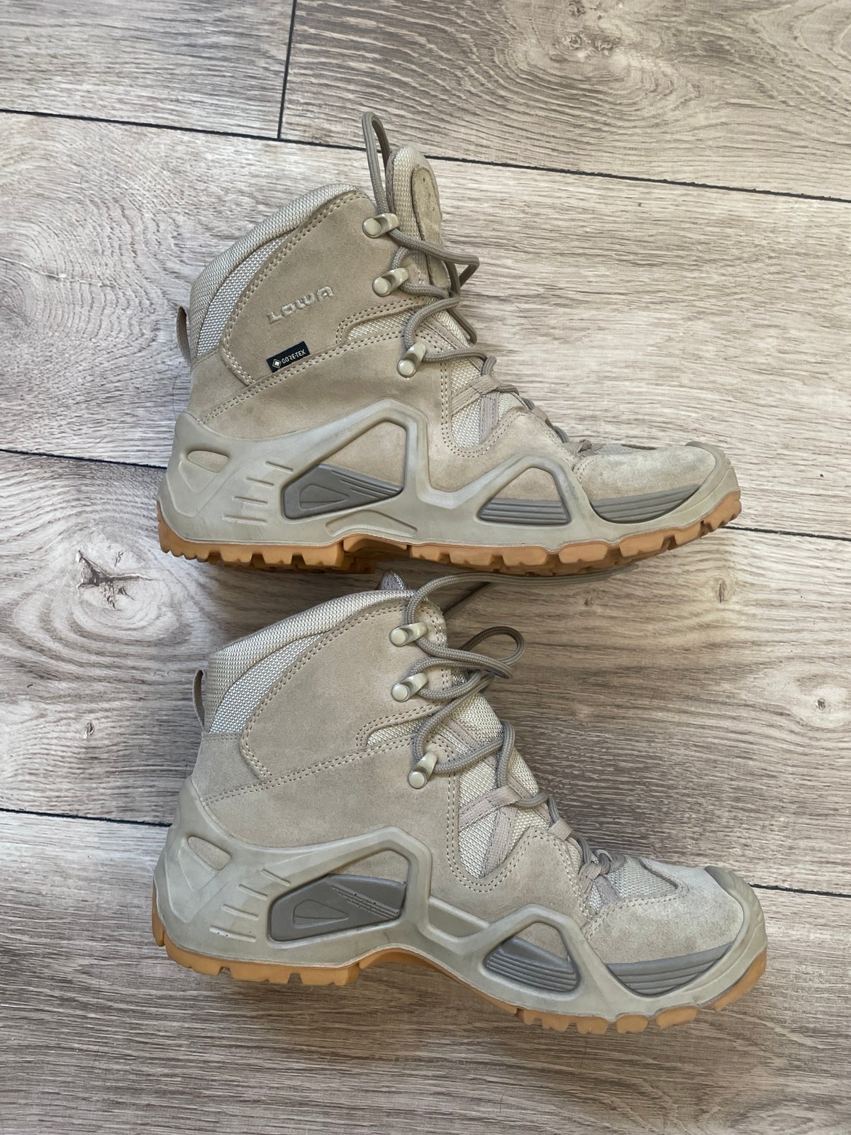 Lowa women’s Zephyr GTX boots - tan - size 9