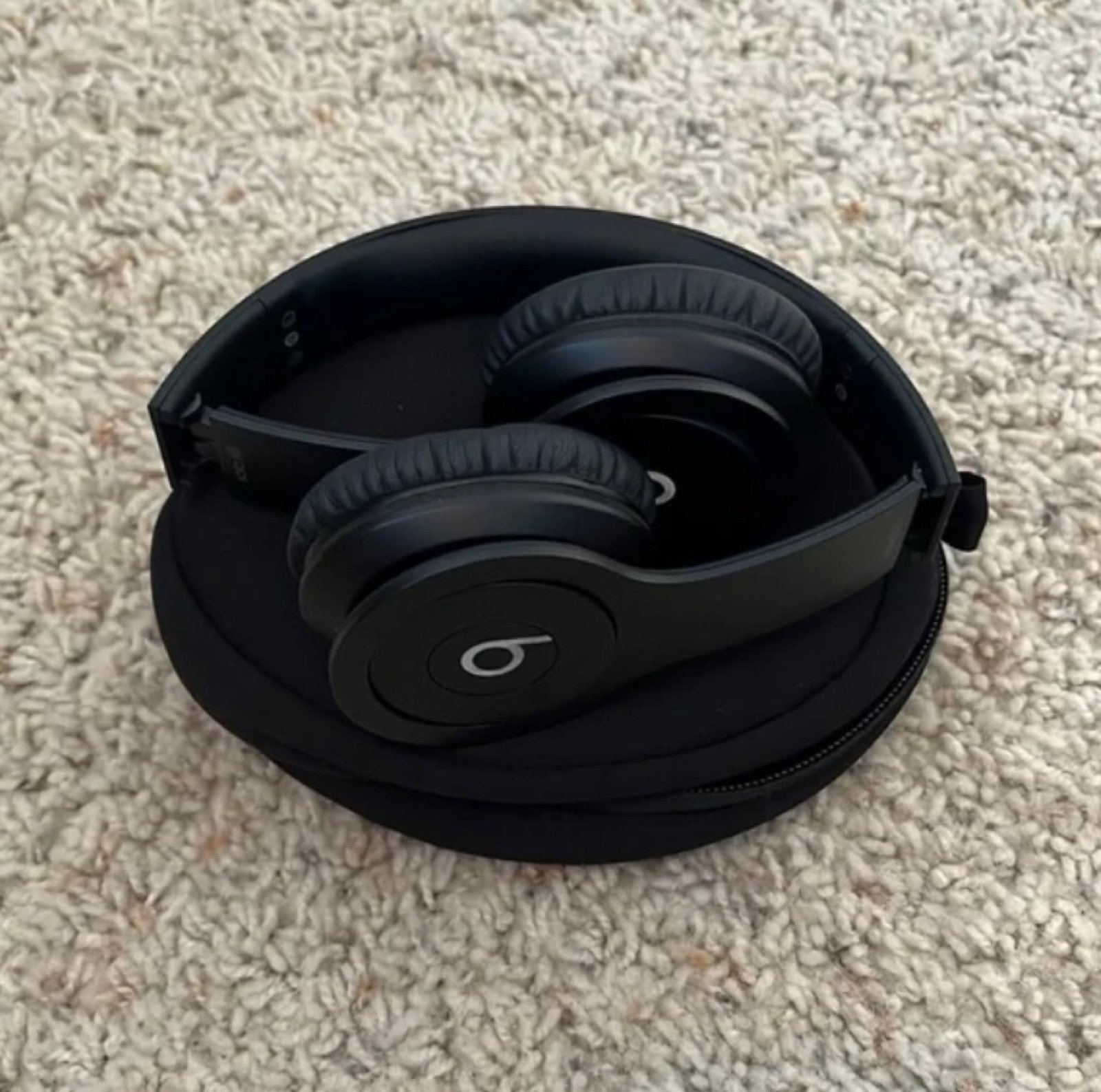 Beats by Dr. Dre Beats EP in Black
