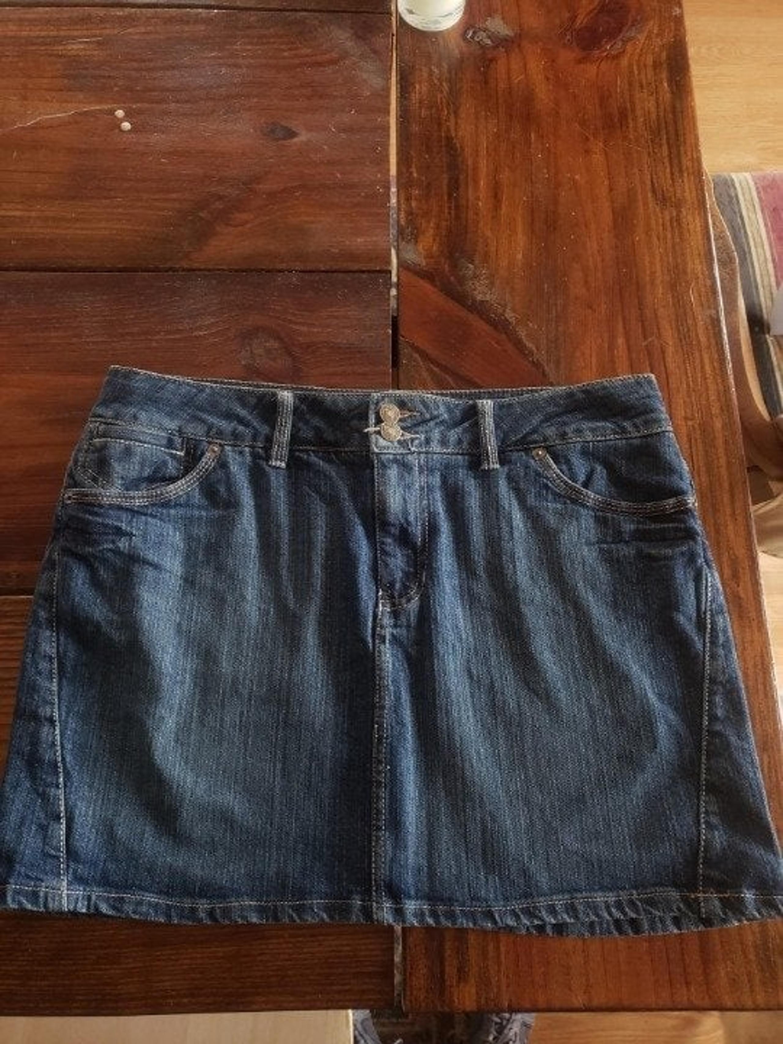 Women's 11/12 denim skirt by Route 66