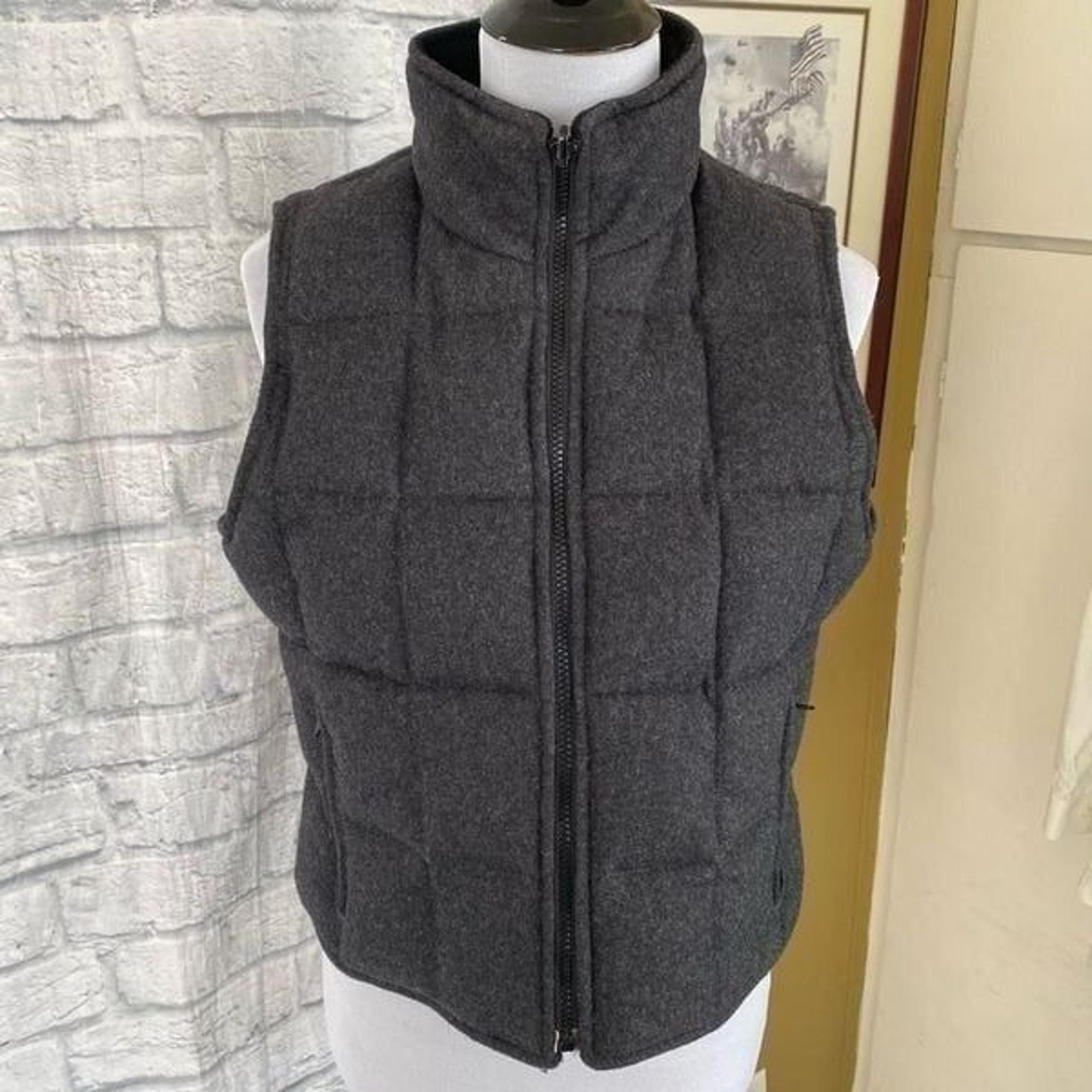 Express women M duck down blend full zip winter vest grey