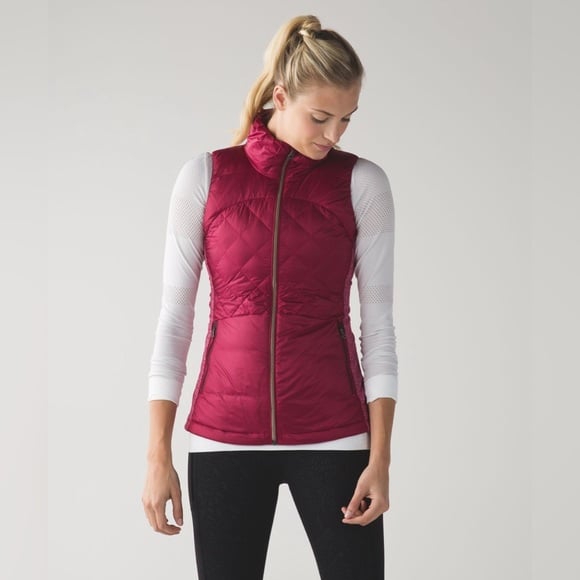 Lululemon Down For A Run Vest in Berry Rumble Size 4