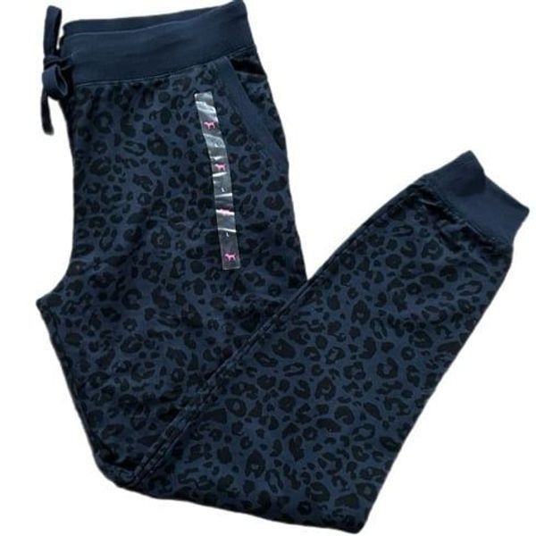Victoria’s Secret Pink Relaxed Jogger Pants Animal print Large