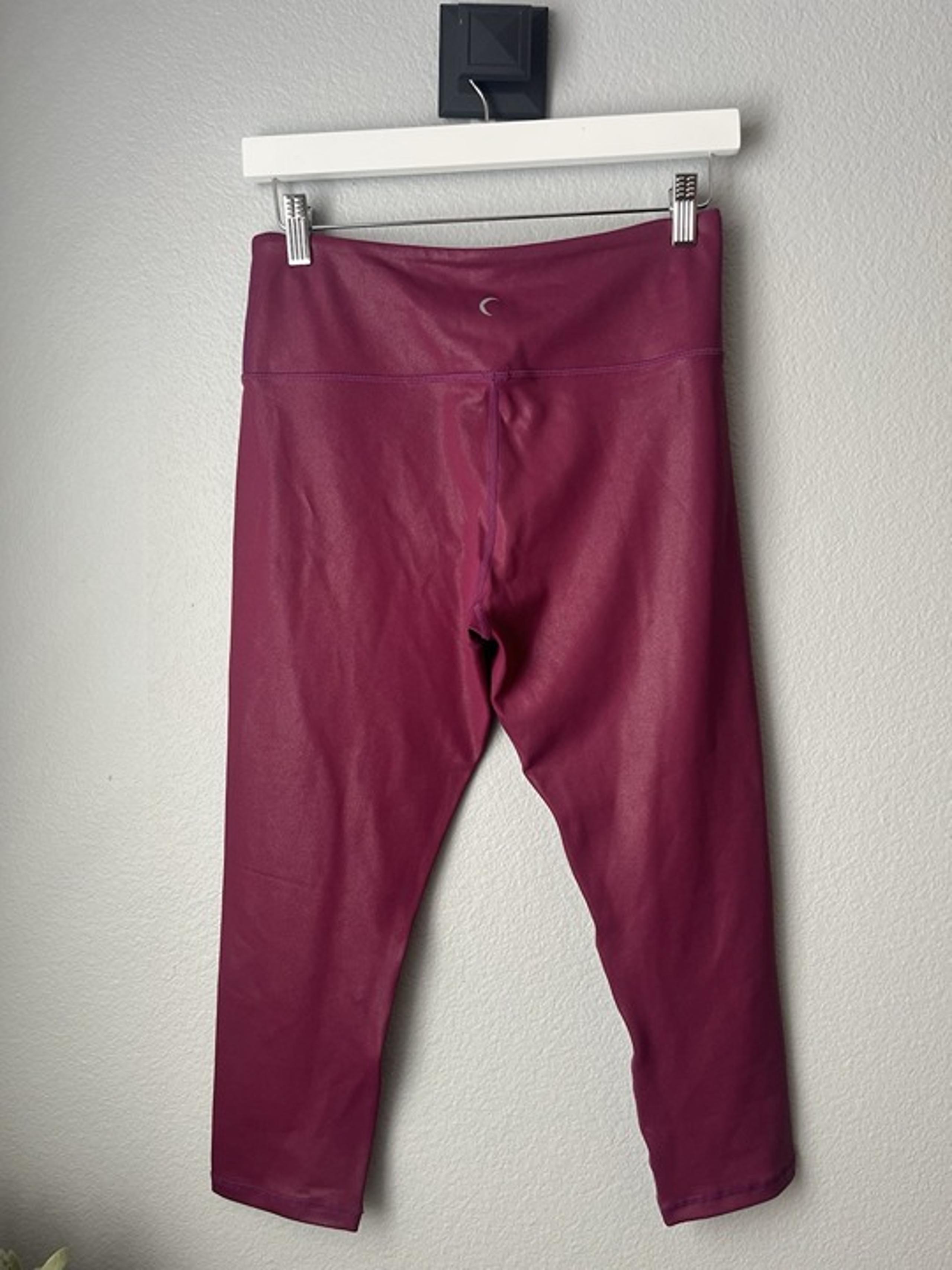 Zyia Active Berry Fuschia Metallic Light n Tight Leggings Size 8-10
