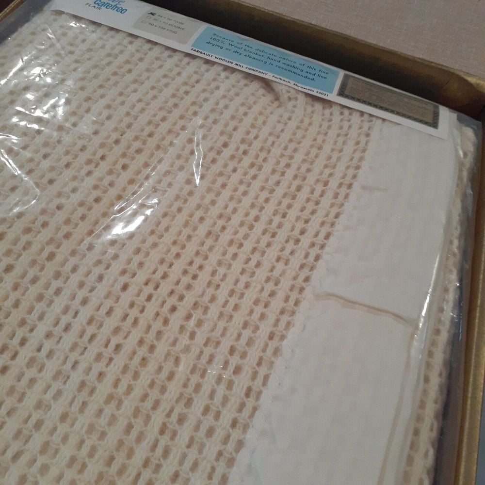 NEW Vintage Faribo Blanket Twin White with 1977 Receipt Wool With Silk Trim