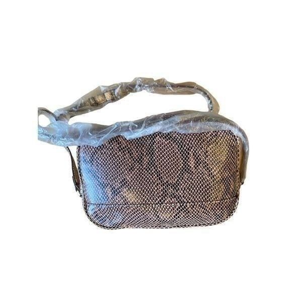 NWOT G.I.L.I metallic snake, print weather, golden brown Crossbody bag