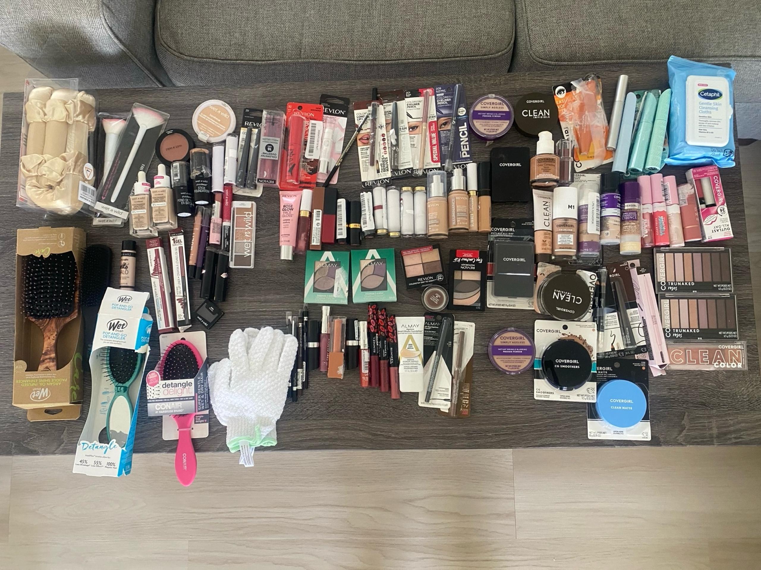 CoverGirl Revlon Almay Wet n Wild - Makeup Lot (105 Pc) - Mixed Beauty Set