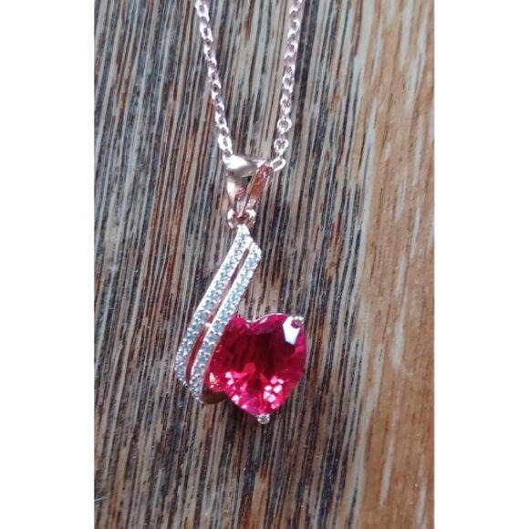 Necklaces Rose Gold Plated Infinity Love Heart Pendant Necklace with Red Crystal
