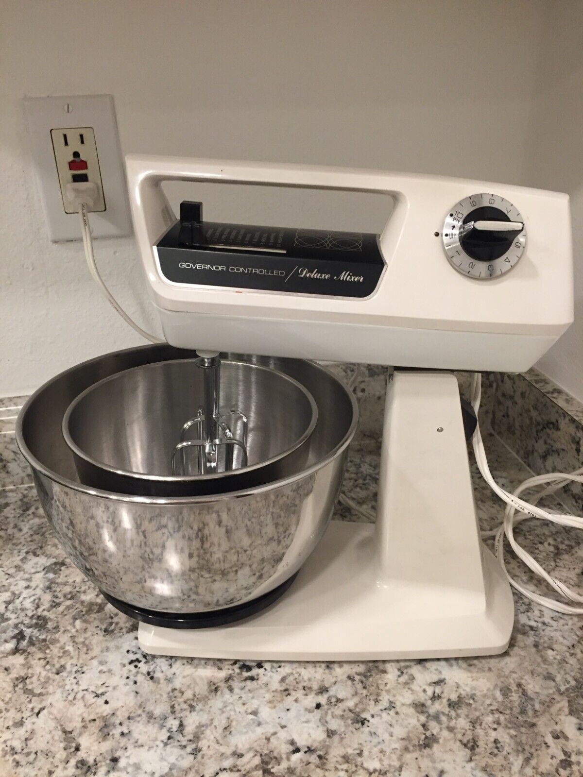Vintage Sears Roebuck Deluxe Governor Controlled Mixer 10 Speed Stainless Bowls