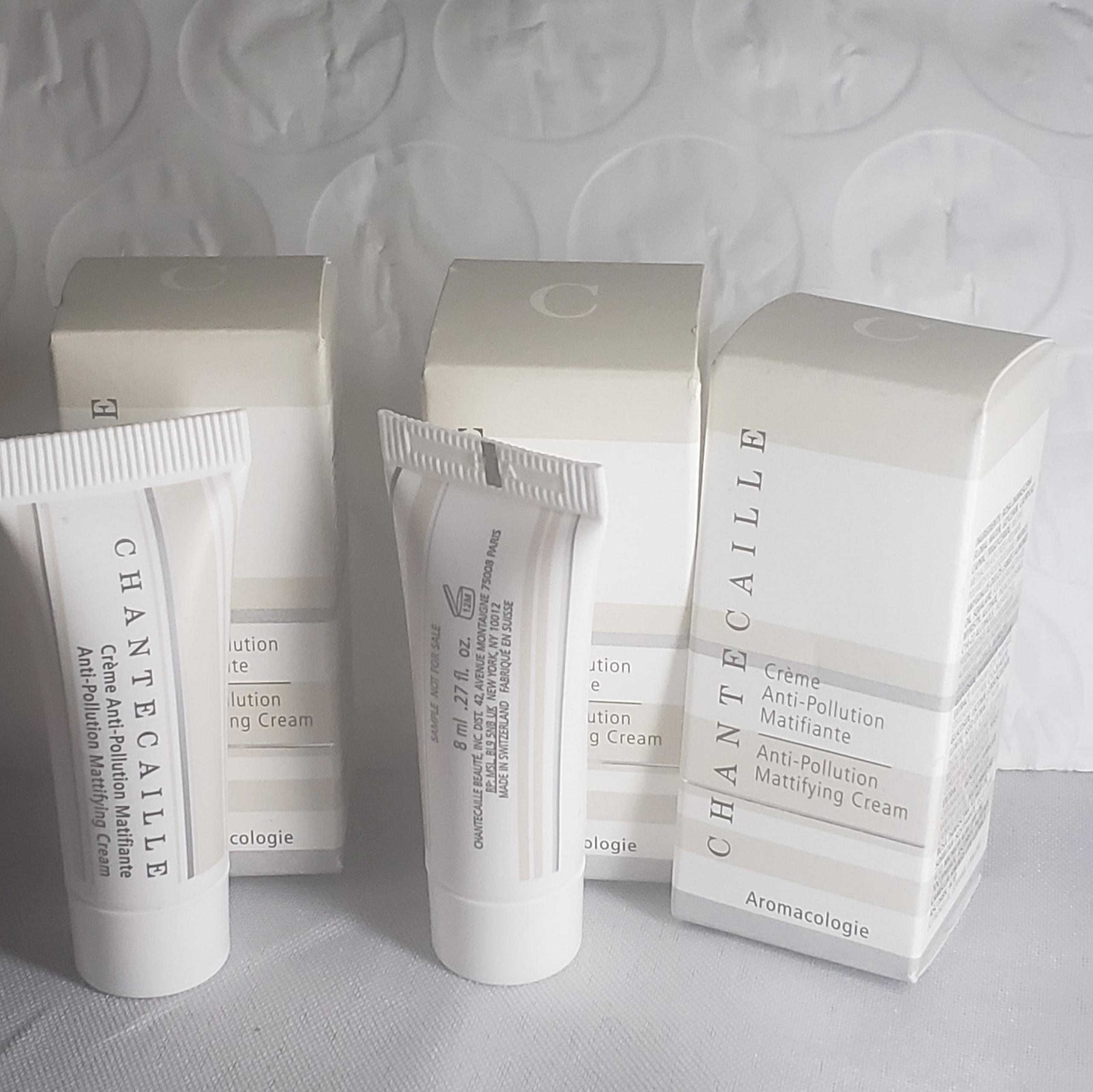 NIB 
3-Chantecaille Anti Pollution Mattiffying Cream
TRAVEL SIZE @.27OZ