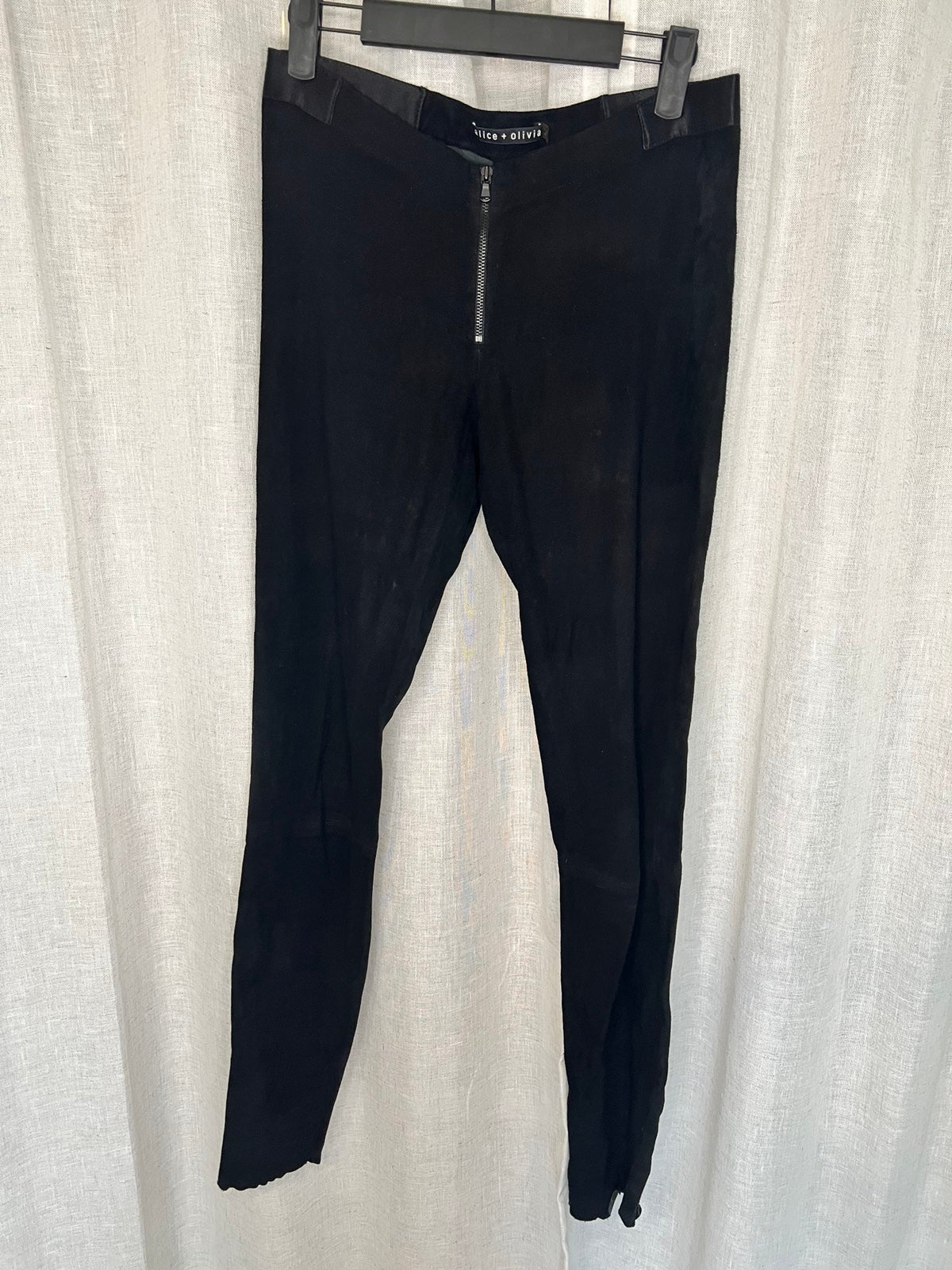 Alice + Olivia lambskin leggings