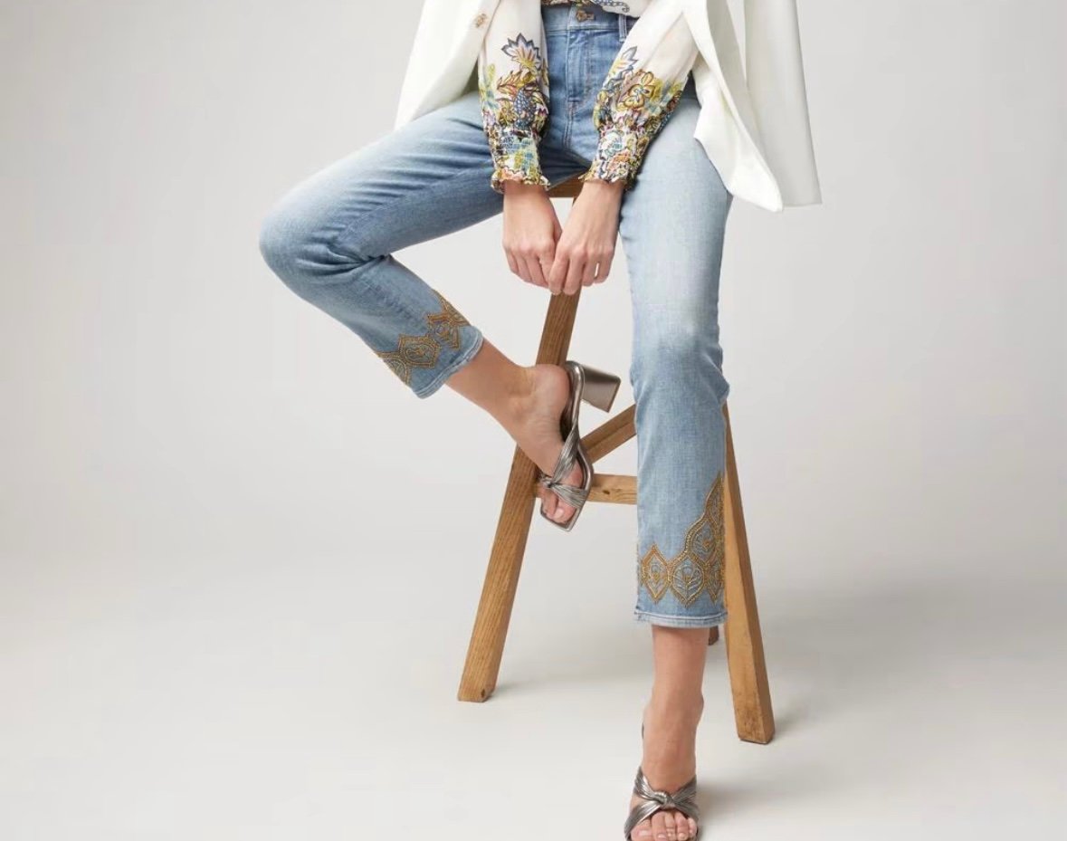 NWOT WH BM Sz: 6 Mid-Rise Everyday Soft Denim Embroidered and gold beaded Hem