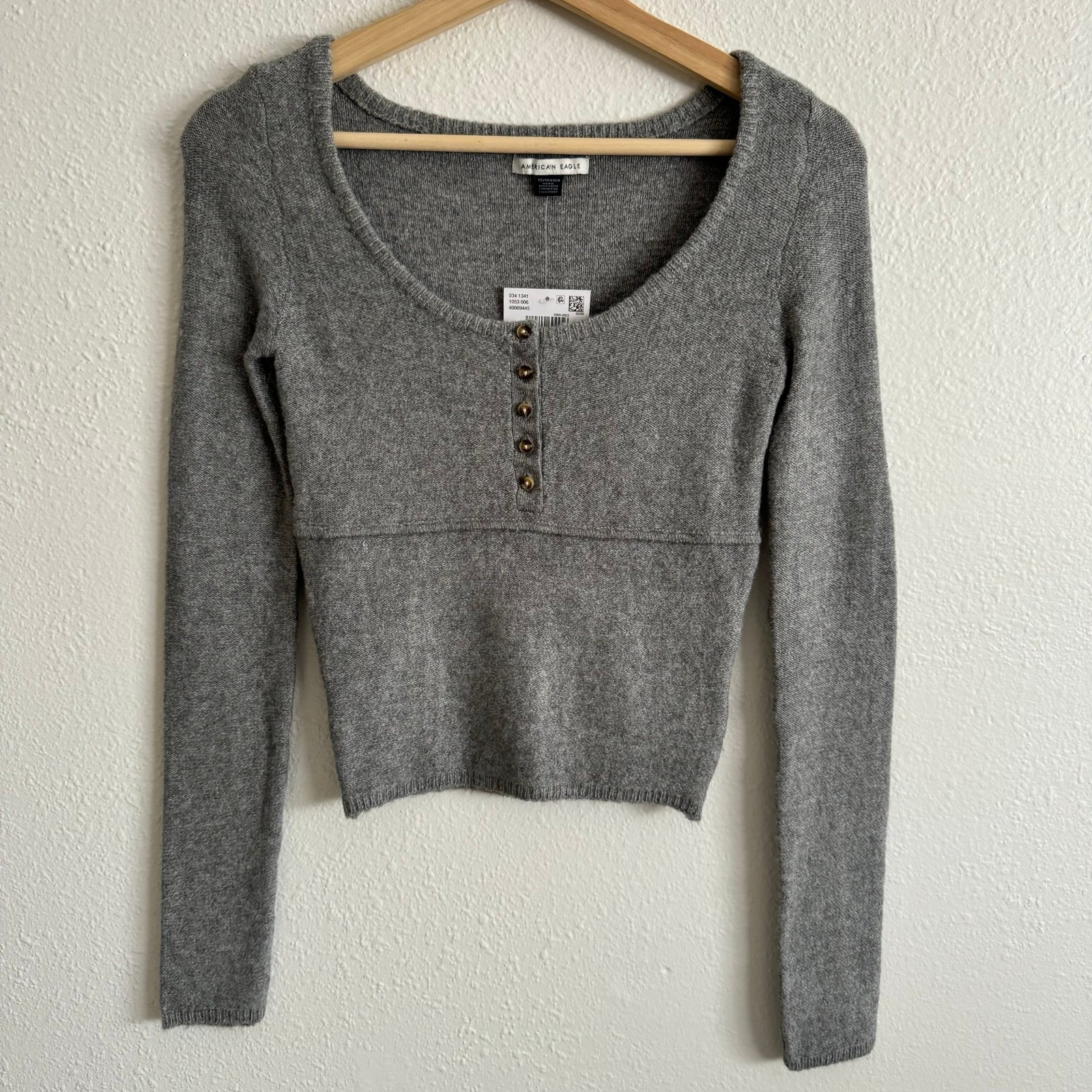 AMERICAN EAGLE Bella Swan Grey Scoop Neck Henley Cropped Long Sleeve Sweater Top