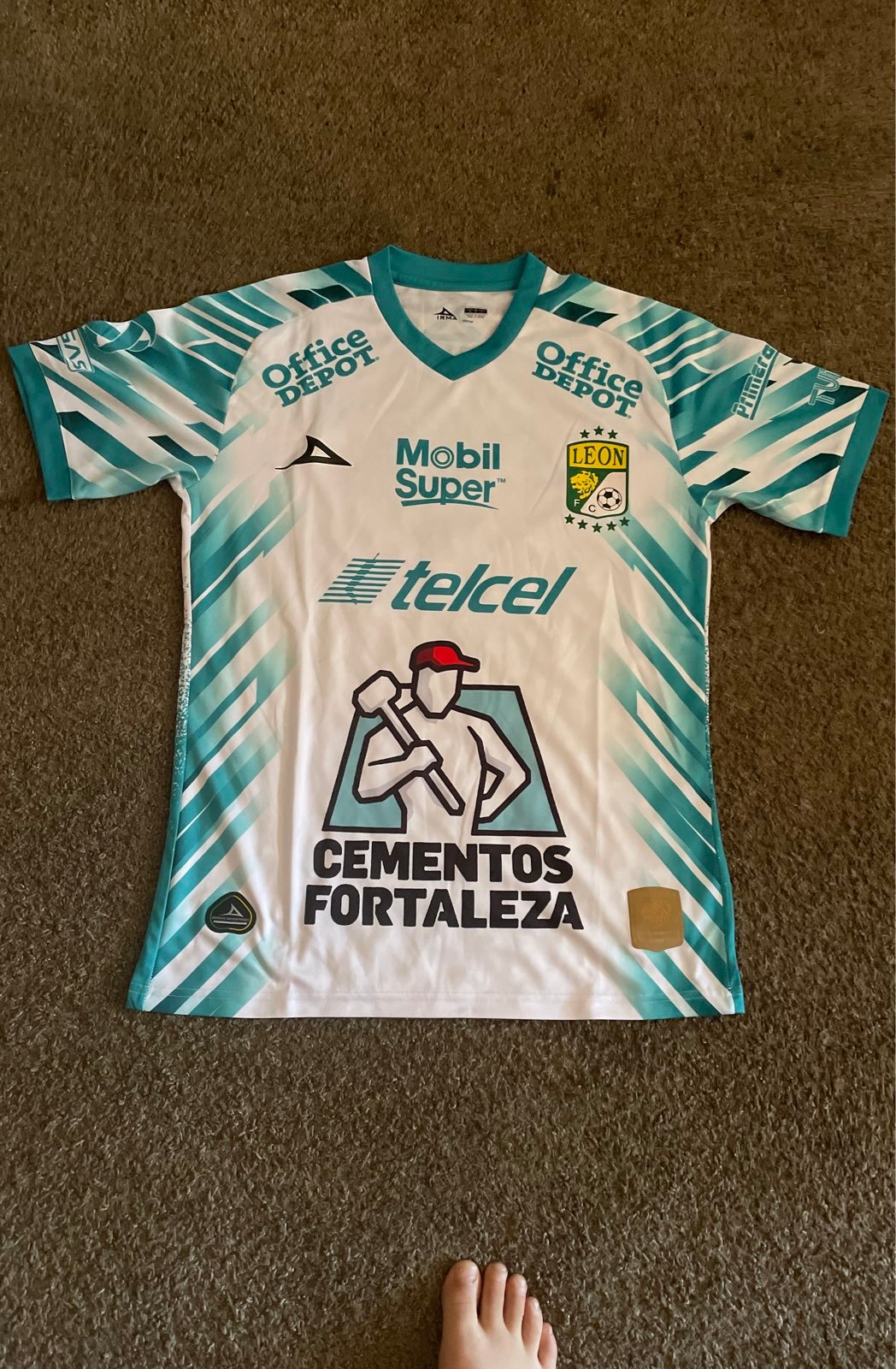 Leon Jersey