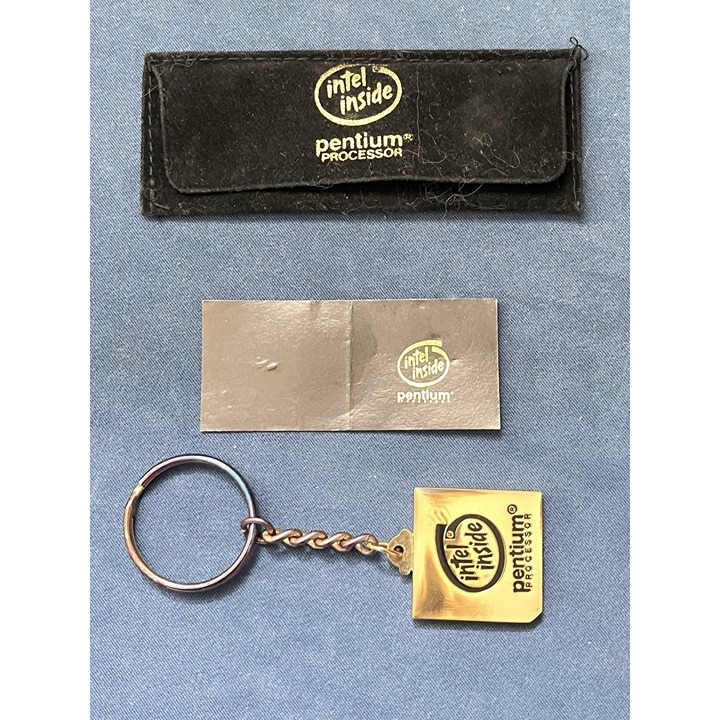 Vtg Intel Pentium Processor Metal Keychain Velvet Case W/ Authentication Card