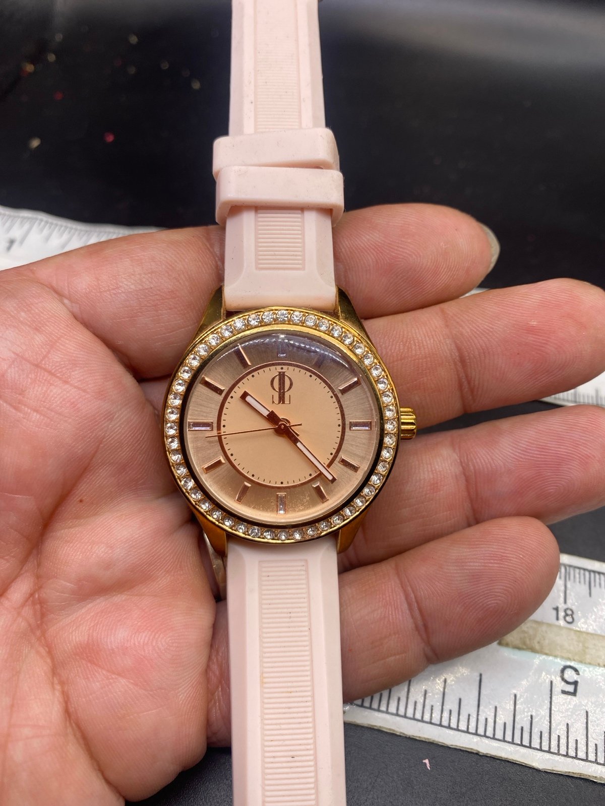 Jennifer Lopez Watch for women