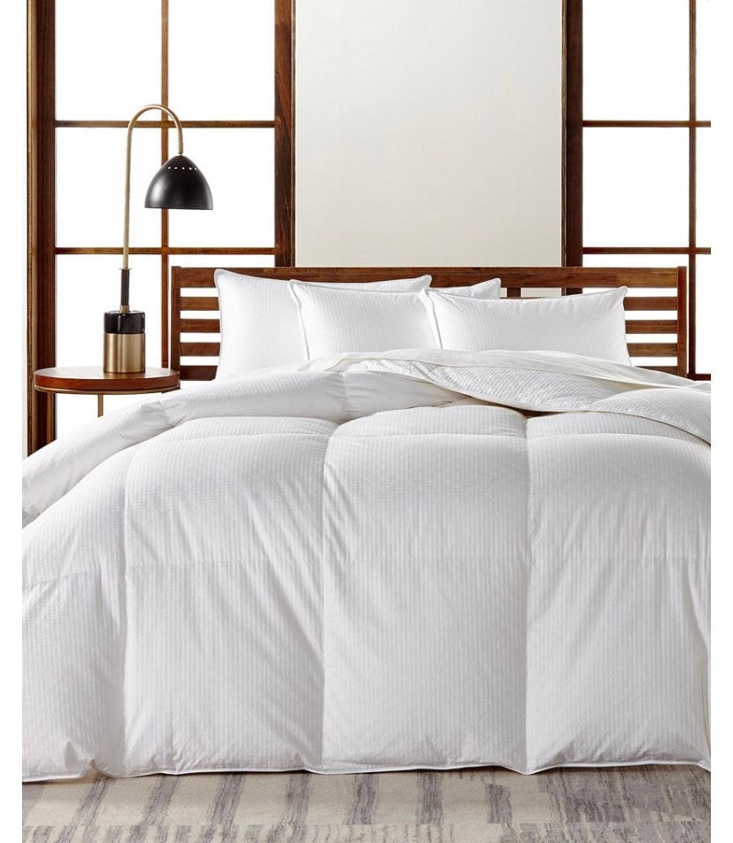 Hotel collection down alternative comfor queen