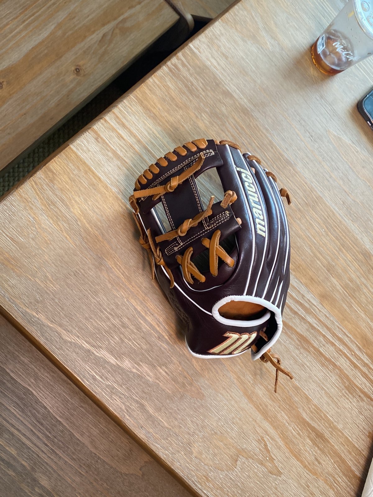 marucci glove krewe series youth gloves 11.25 in goes on right hand