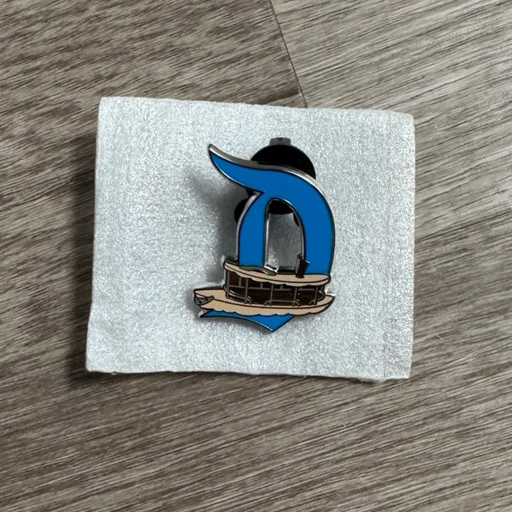 Disneyland 70th Anniversary Key D Pin - Jungle Cruise