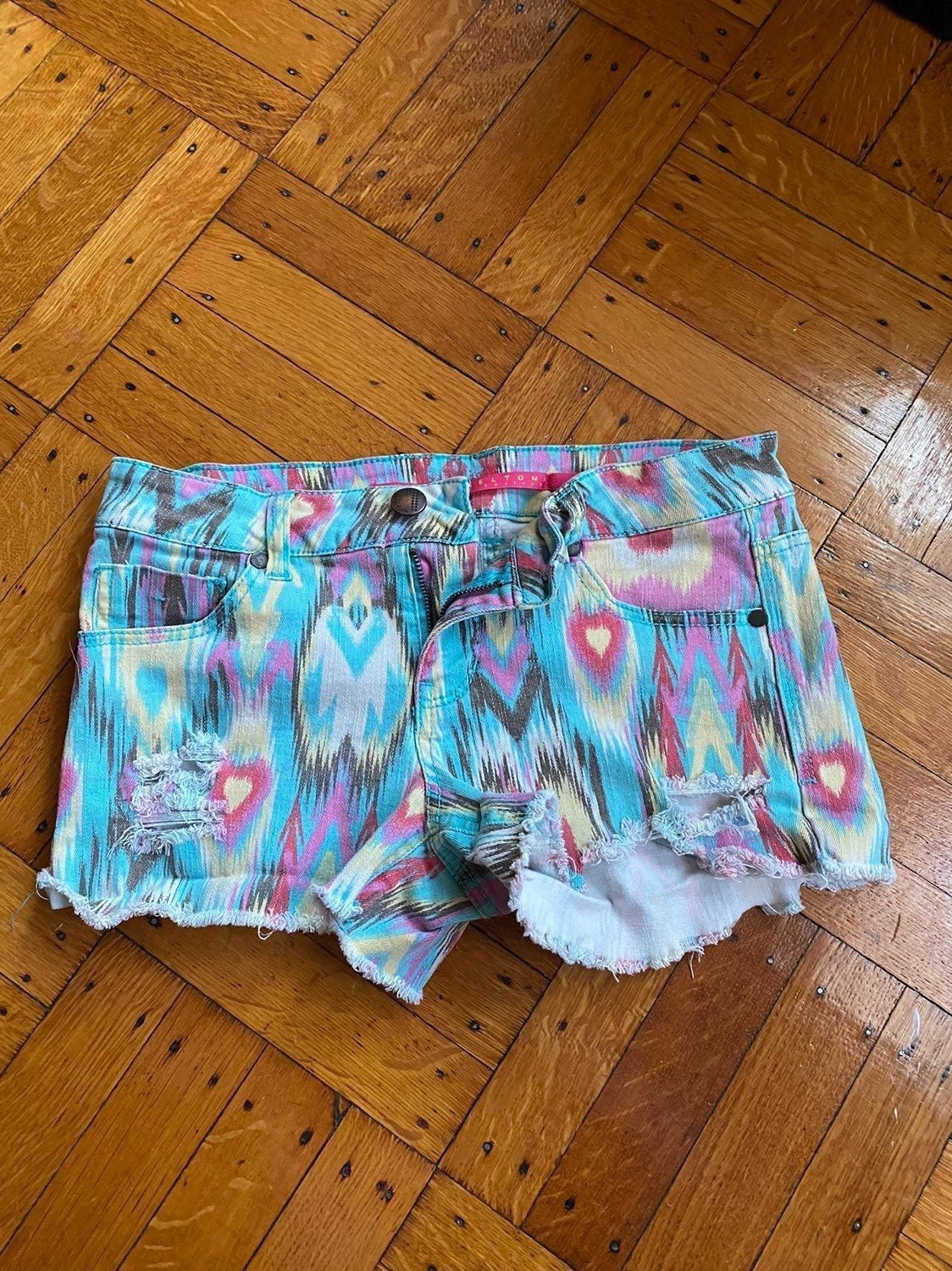 Tinseltown Multi Color Denim Shorts Size 5 Mint Paisley Trippy Funky Pattern