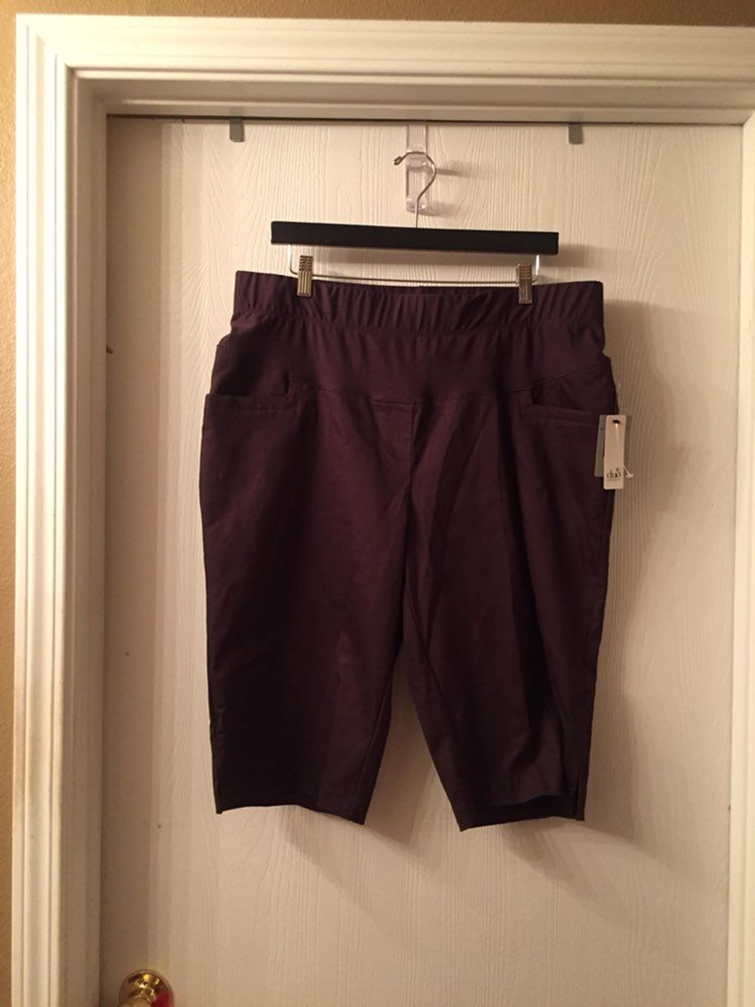 NWT Duo Maternity Brown Capri Pants L