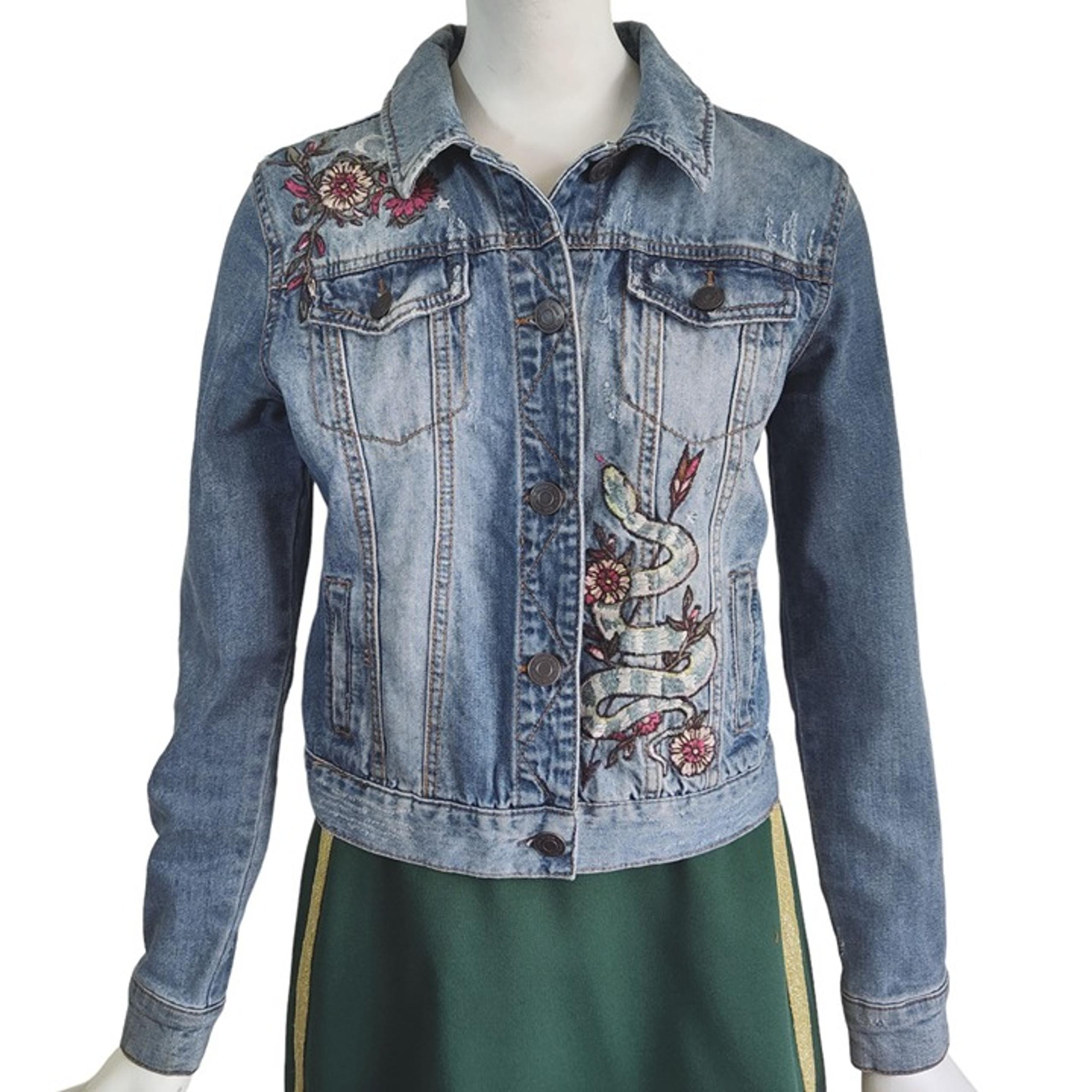 MUDD Y2K Emboidered Floral & Snake Distressed Denim w Fade Trucker Jacket Sz S