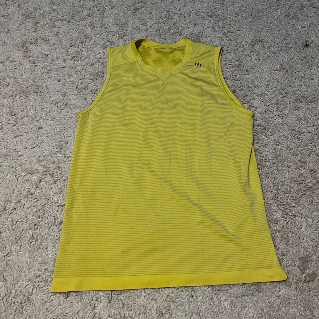 Lululemon metal vent tank top size small