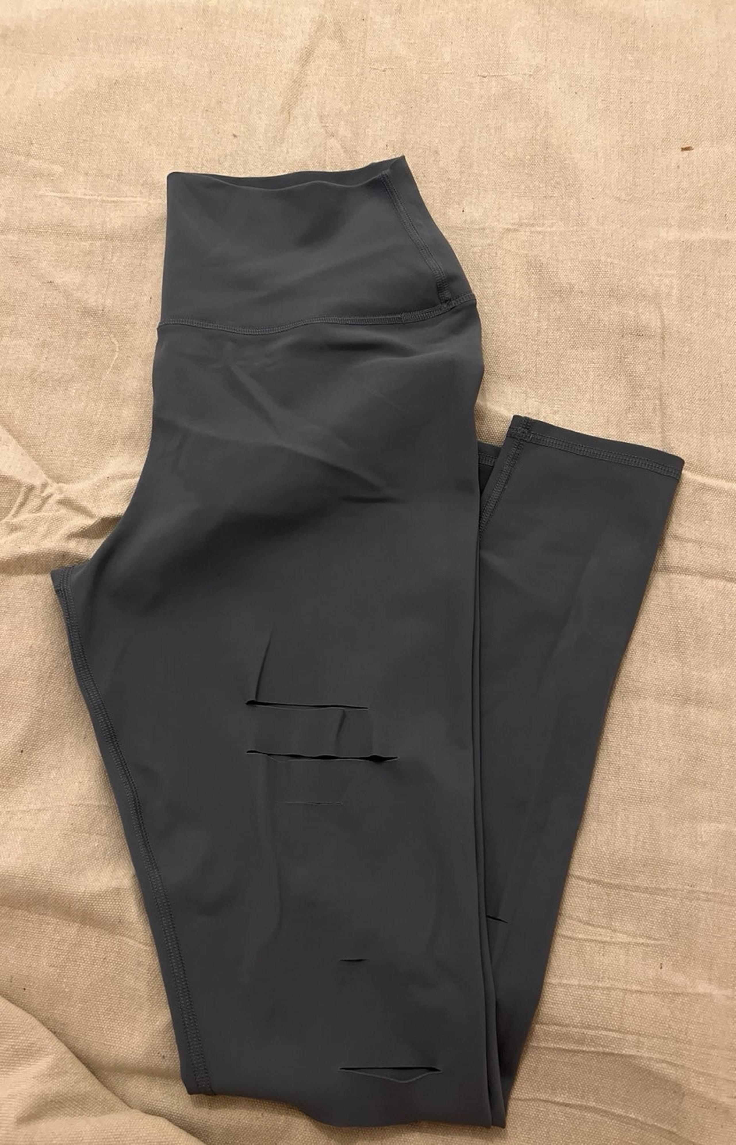 Alo Yoga High Waist Ripped Warrior Legging