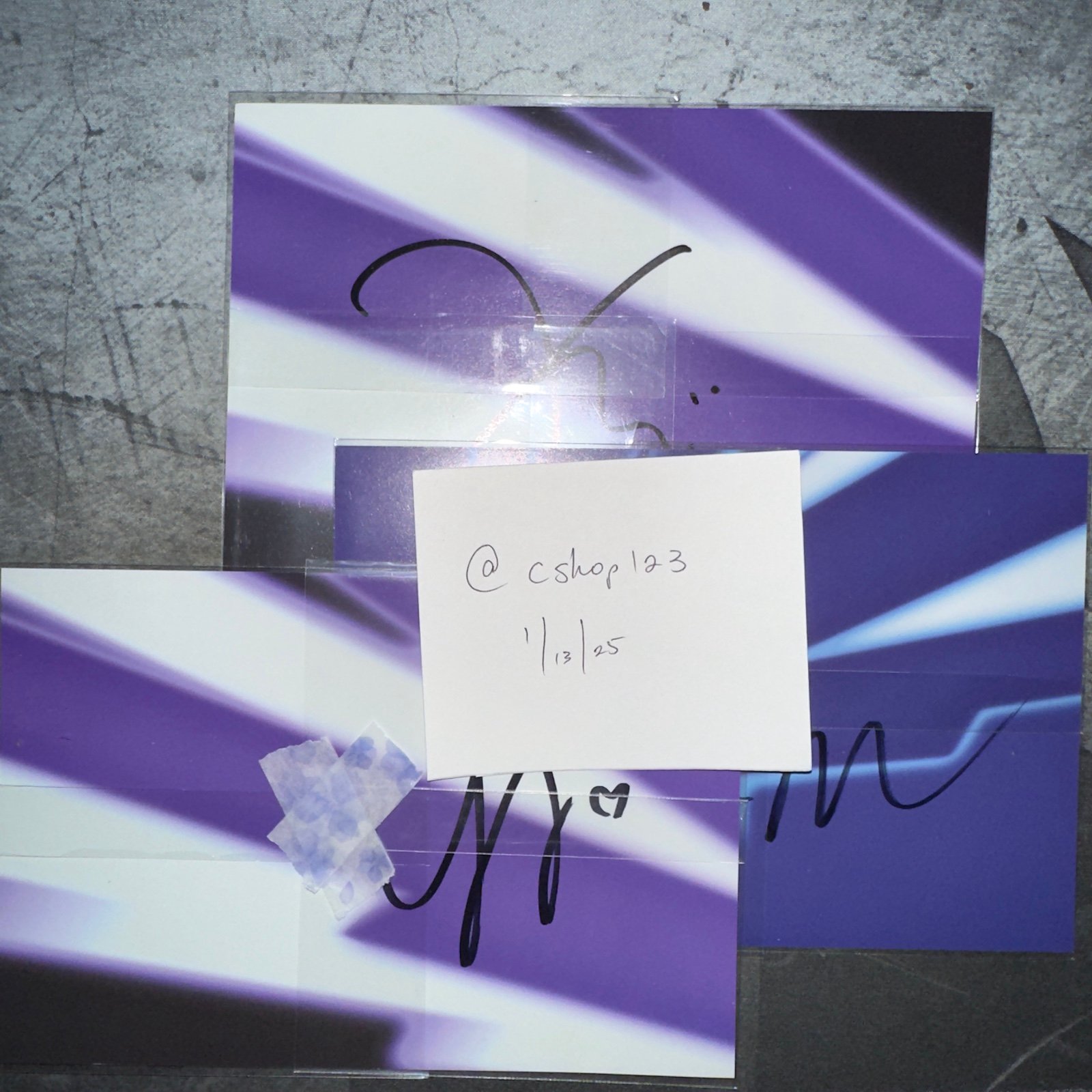 LE SSERAFIM signed postcard set