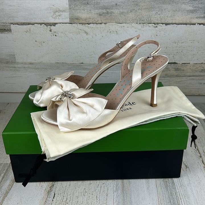 Kate Spade womens 71/2 Happily Ivory Bridal wedding shoes heels pumps buckle