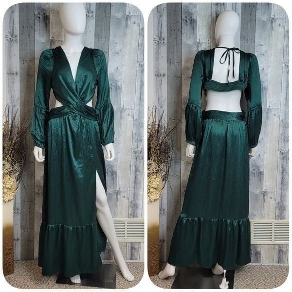 NWOT RAHI Cut out maxi dress in green sage satin