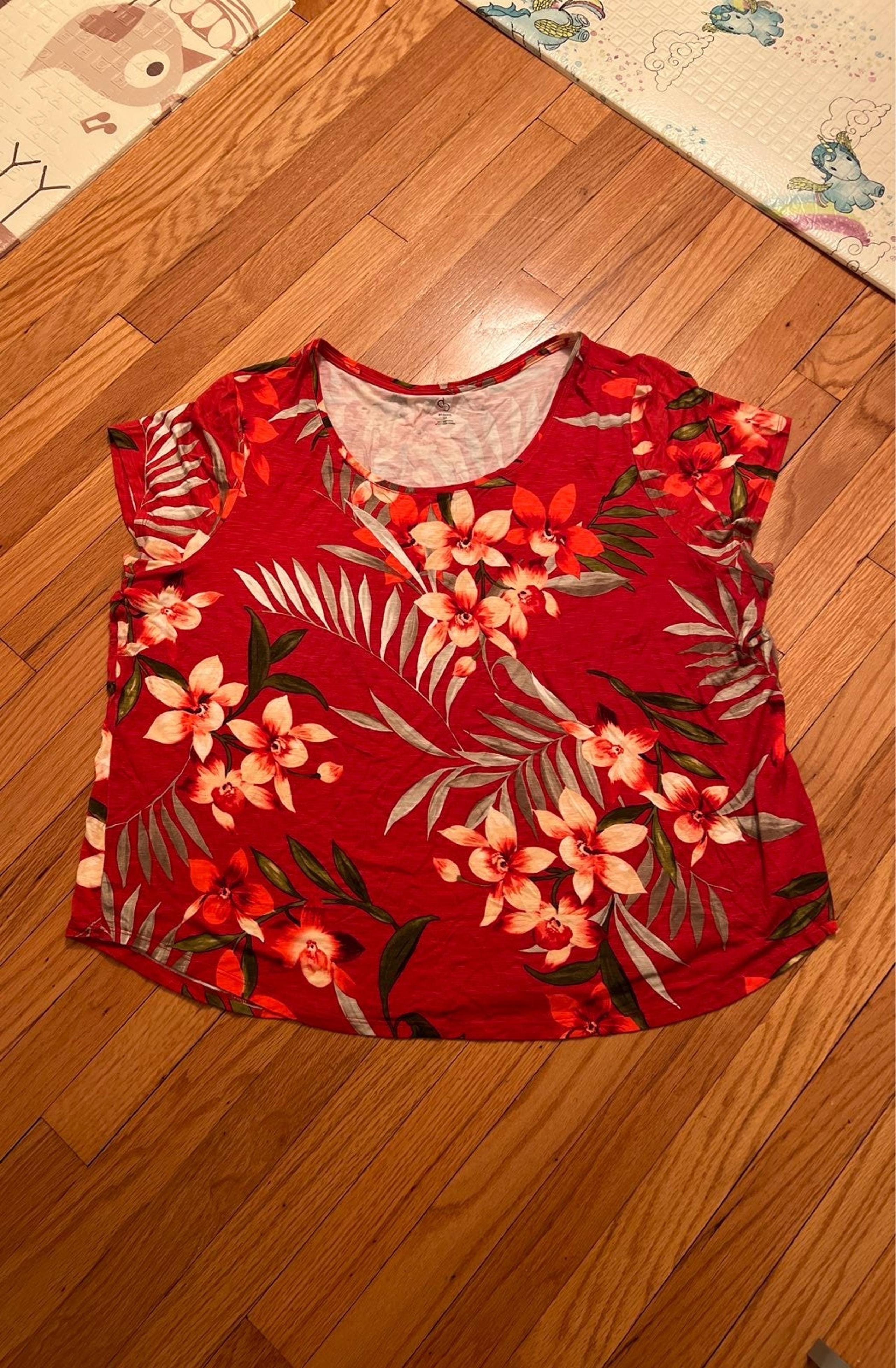 Womens plus floral knit top