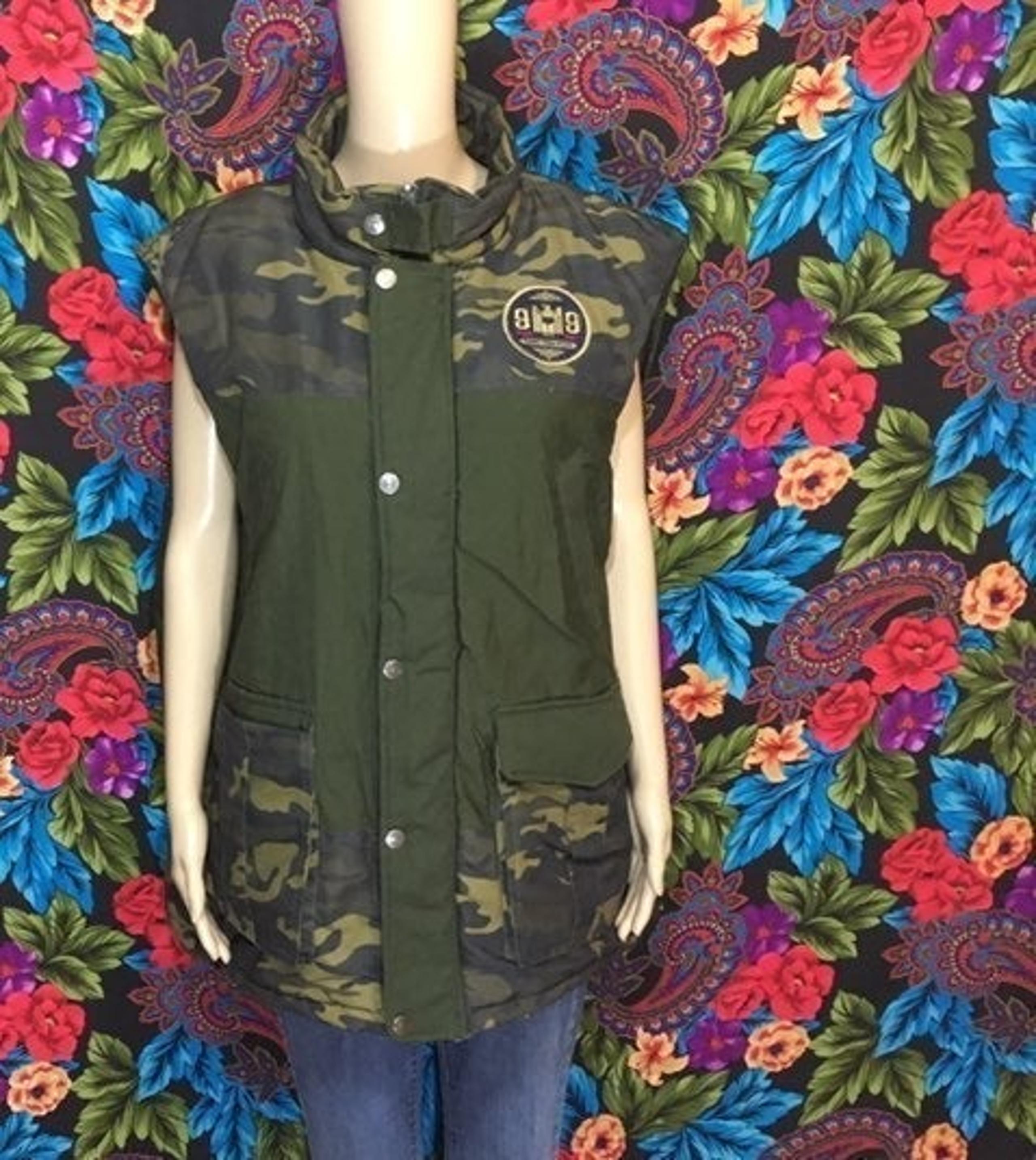 MEN’S Rocawear Soft Shell Camo Puffer Vest 2XL Snap Front Pockets