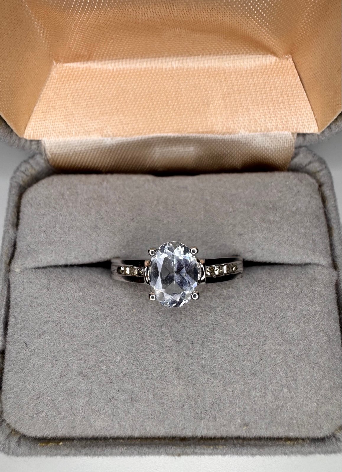 10K Solid White Gold Ring w/ Aquamarine & Diamonds size 7