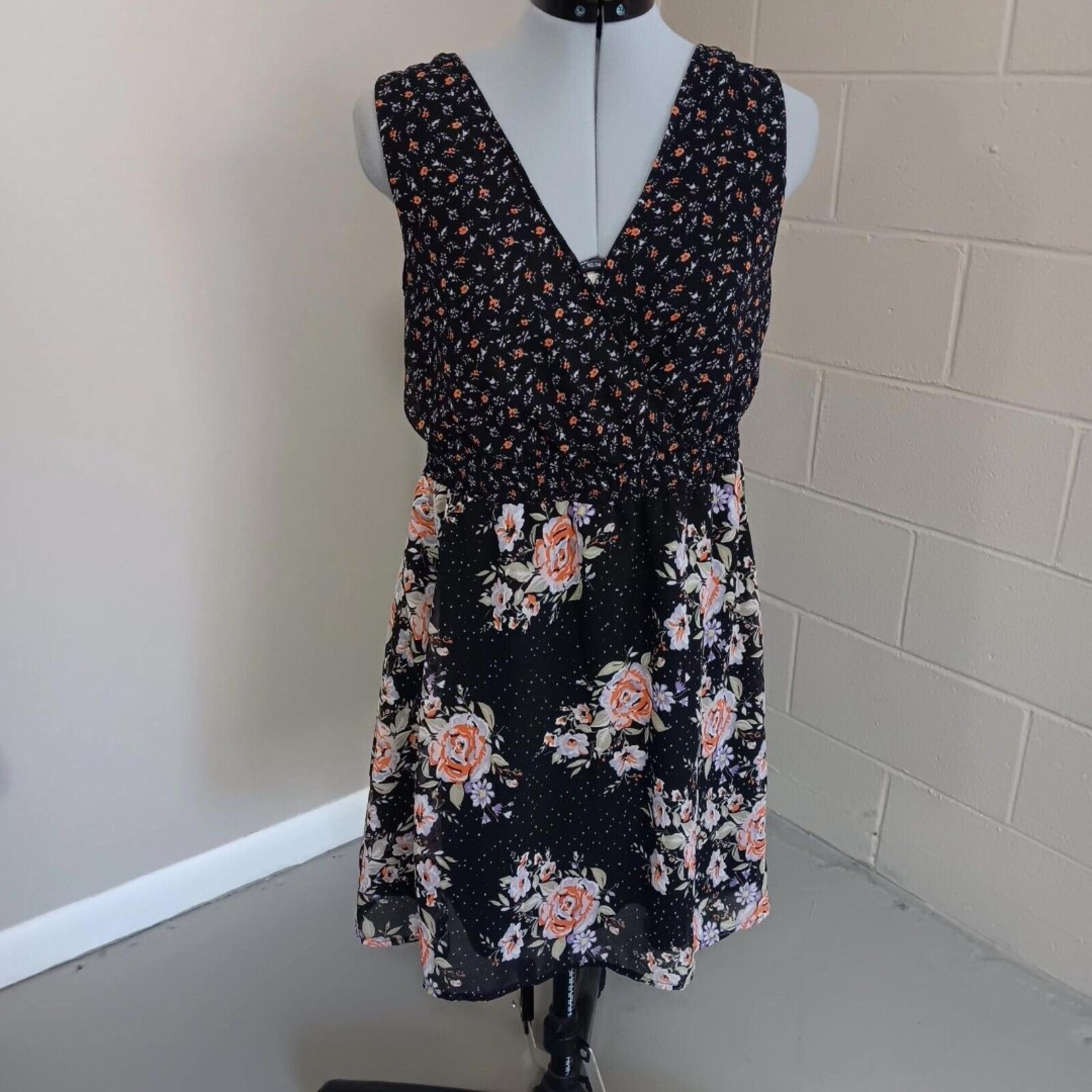 Pins and Needle Dress Womens Size Medium Black Floral Boho Chiffon Sleeveless