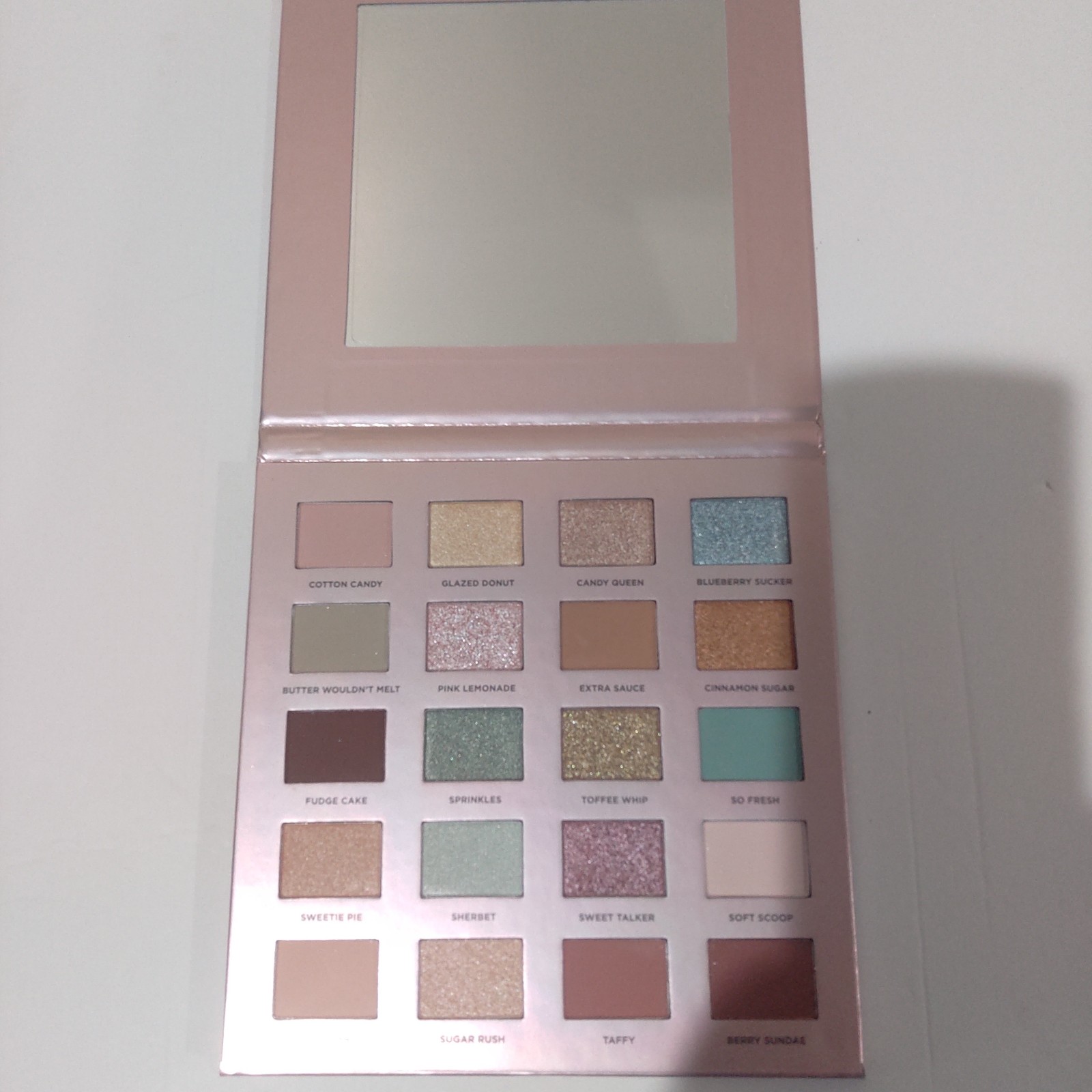 NEW Iconic London Eyeshadow Palettes, 20 colors