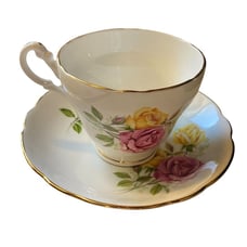 Consort Fine Bone China Teacup & Saucer Set With Floral Design - Made In England