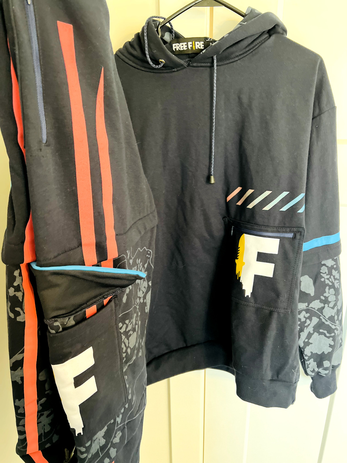 Garena Free Fire Promotional Game Hoodie and Pants Size Large - RARE!