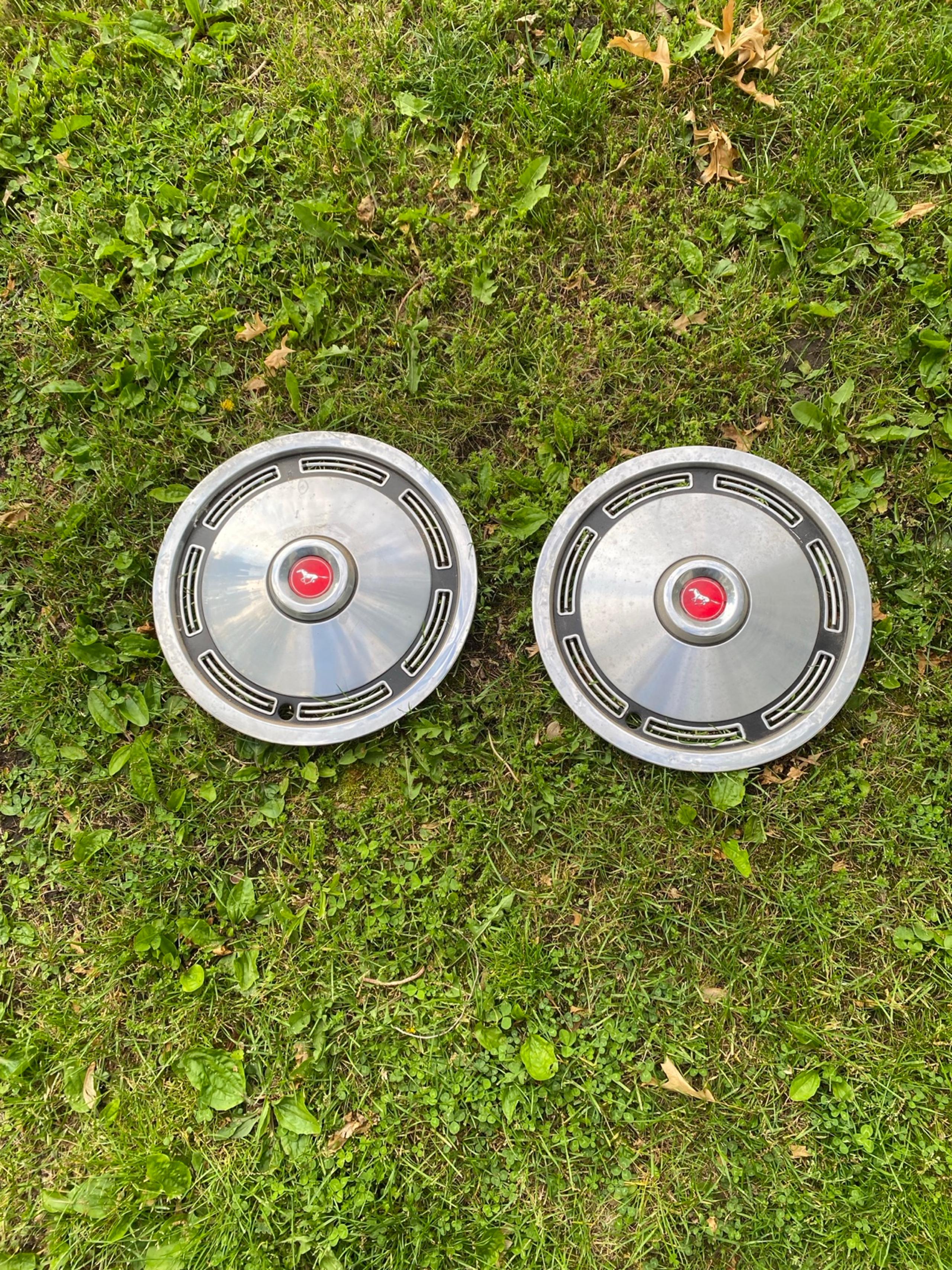 Ford 1974 Mustang wheel covers