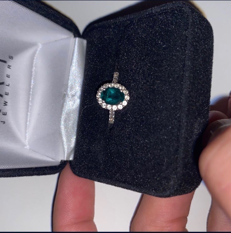 Emerald stone size 7
