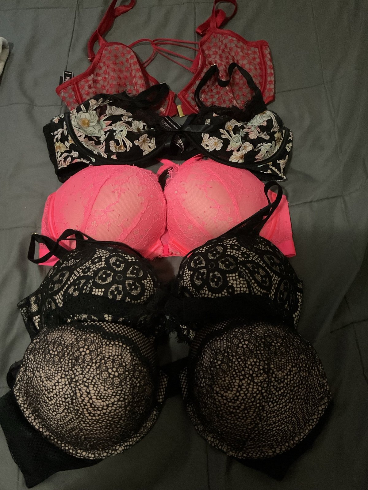 VICTORIA SECRET BRA LOT 36D