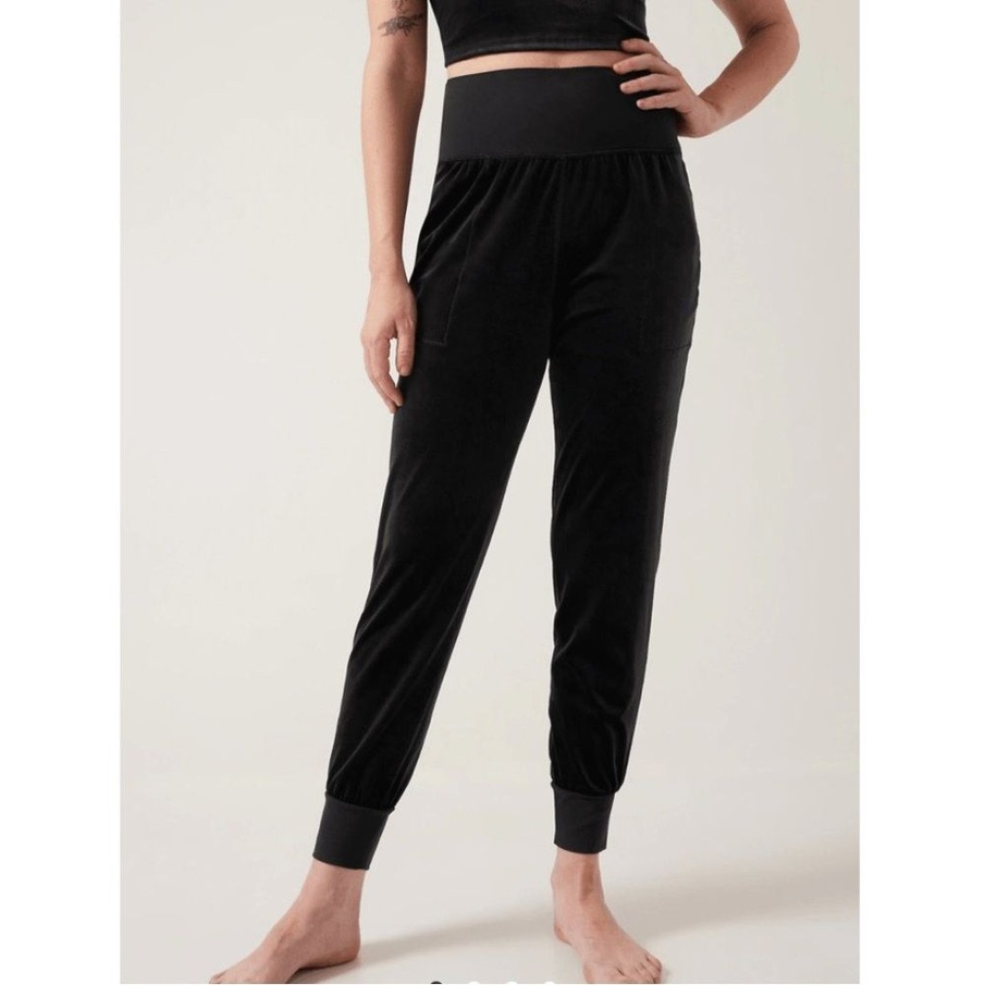 Athleta Black Salutation Velvet Jogger Pants Size XXS