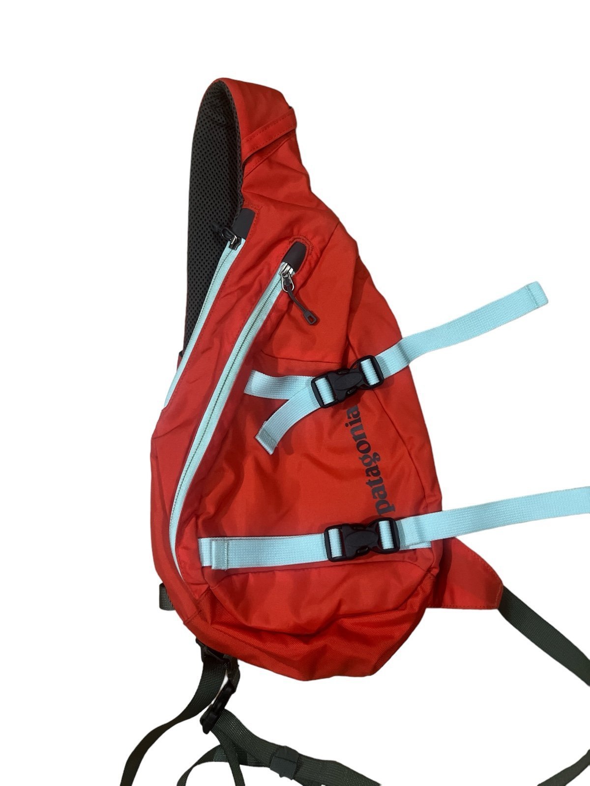 Patagonia atom SLING BAG RED