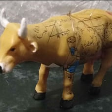IMPOSSIBLE TO FIND, ULTRA RARE, RETIRED CowParade Mini Moo Figurine - Cowculus