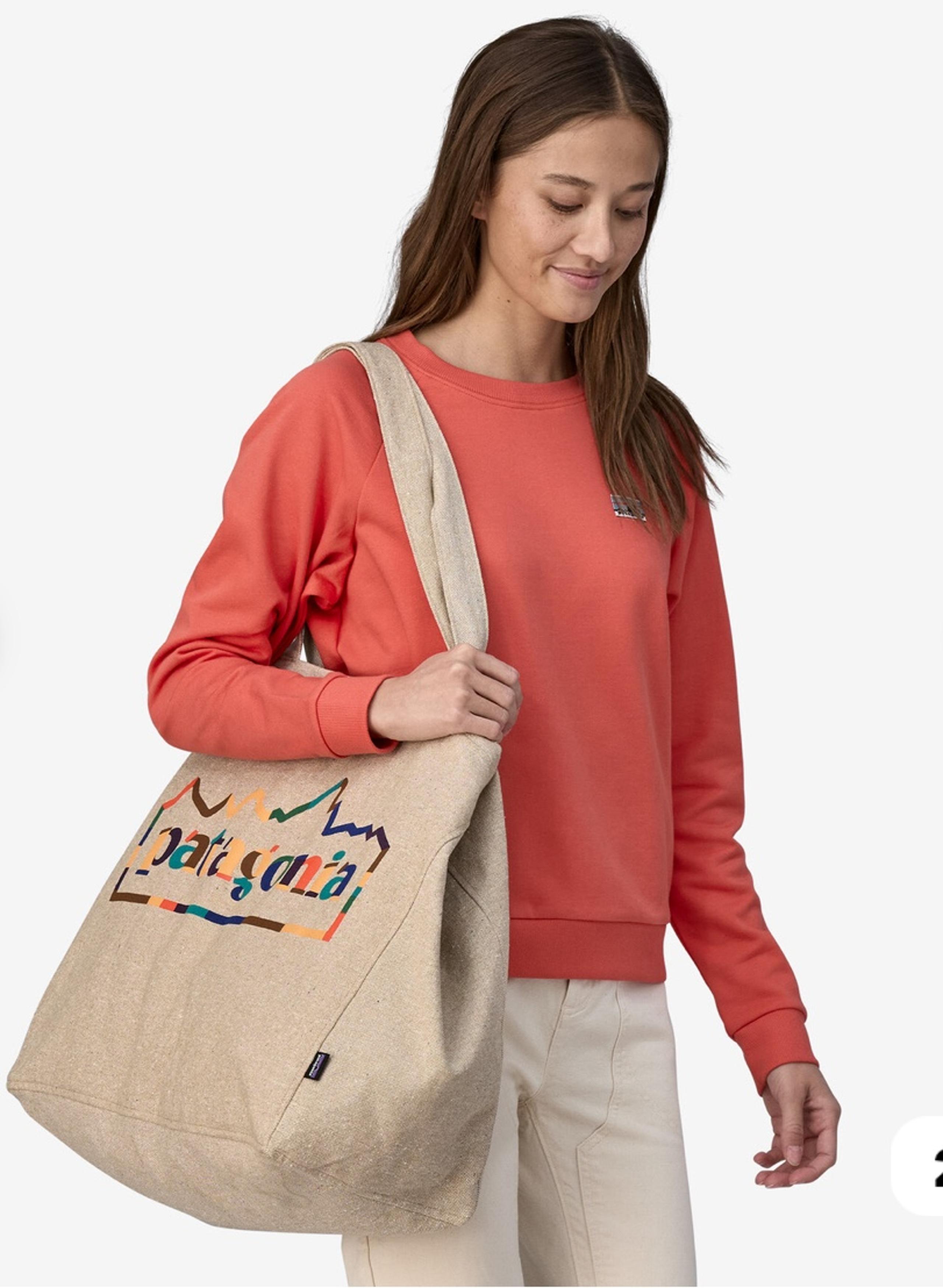 New Patagonia large oversized recycled tote 18” x 20” x 8” 100% recycled. This 1