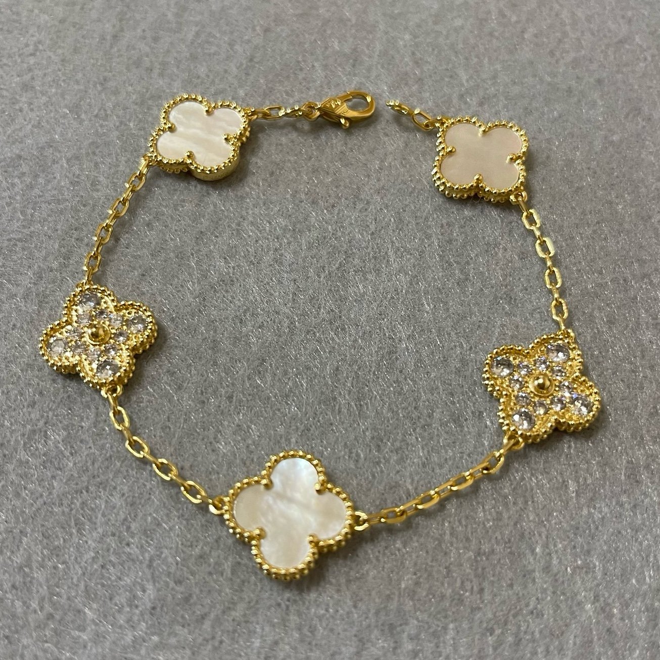 Clover bracelet gold plated CZ mother of Pearl