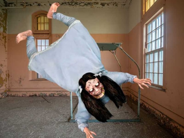 Possessed Hanging Girl Exorcist Halloween Prop Animatronic Haunted House Doll